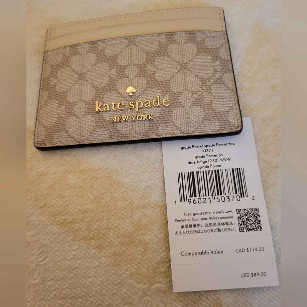 Kate Spade Beige Card Holder. NWT.